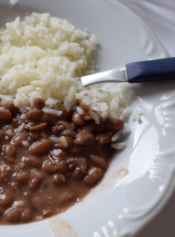 Arroz e feijão podem se tornar obrigatórios nas escolas públicas