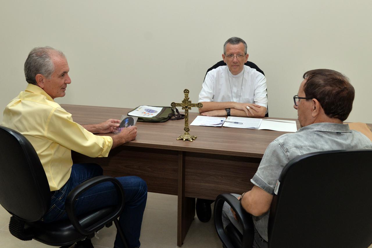 Prefeito de Limeira se reúne com Dom José e pede ajuda no combate à dengue