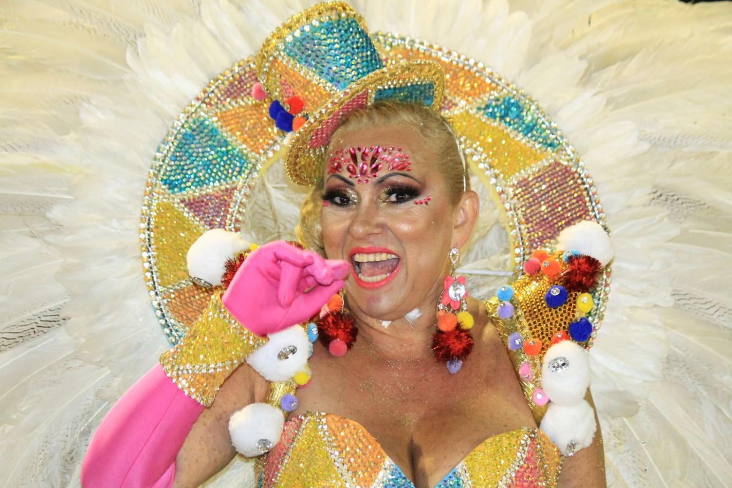 Destaques da escola de samba Vai-Vai comemoram o campeonato e o retorno no desfile das campeãs