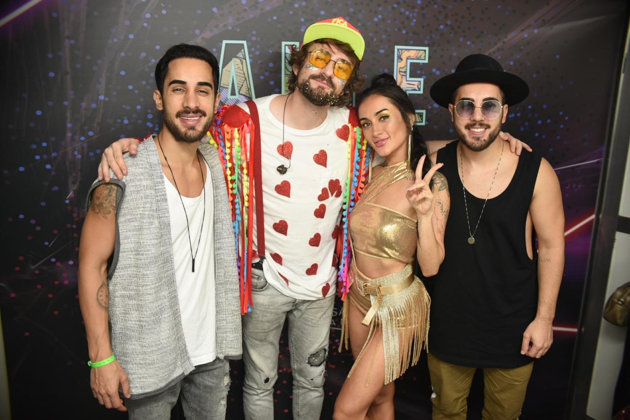 Camarote Allegria: último dia de folia tem Deborah Secco e muita gente bonita no Desfile das Campeãs