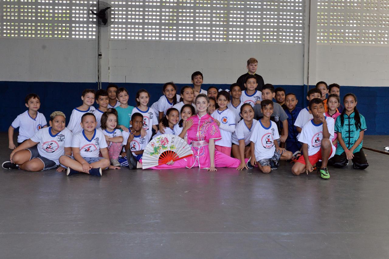 Prefeito de Limeira visita projetos esportivos; 5 mil são atendidos