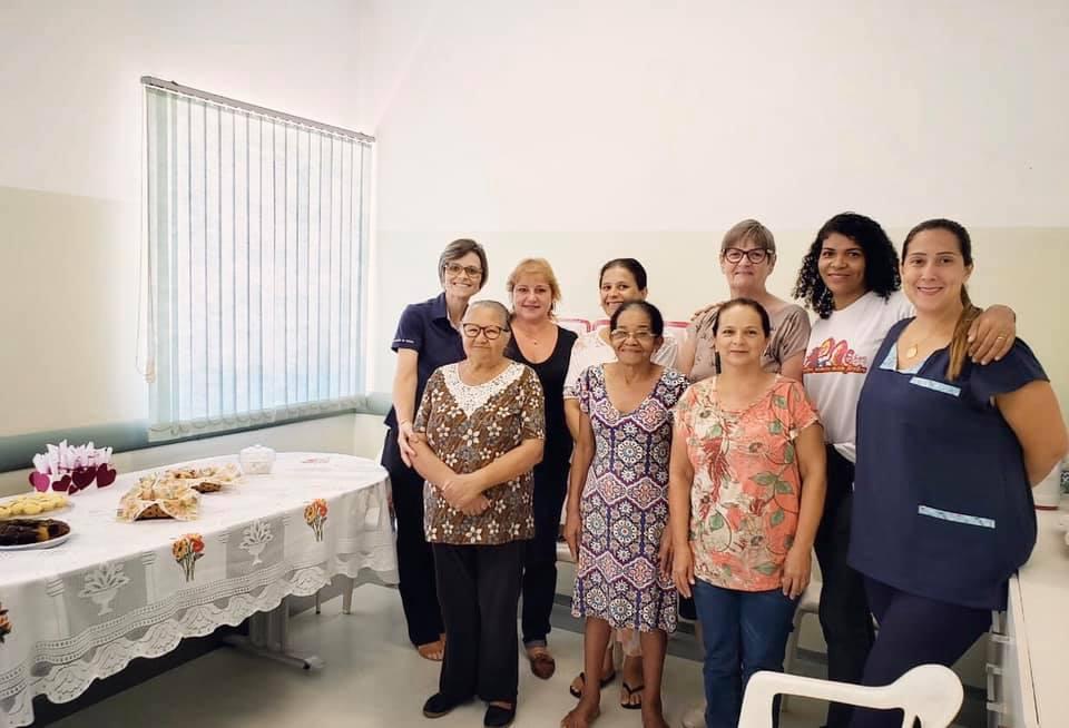 Café da manhã especial para as mulheres alegra as pacientes das Unidades Básicas de Saúde