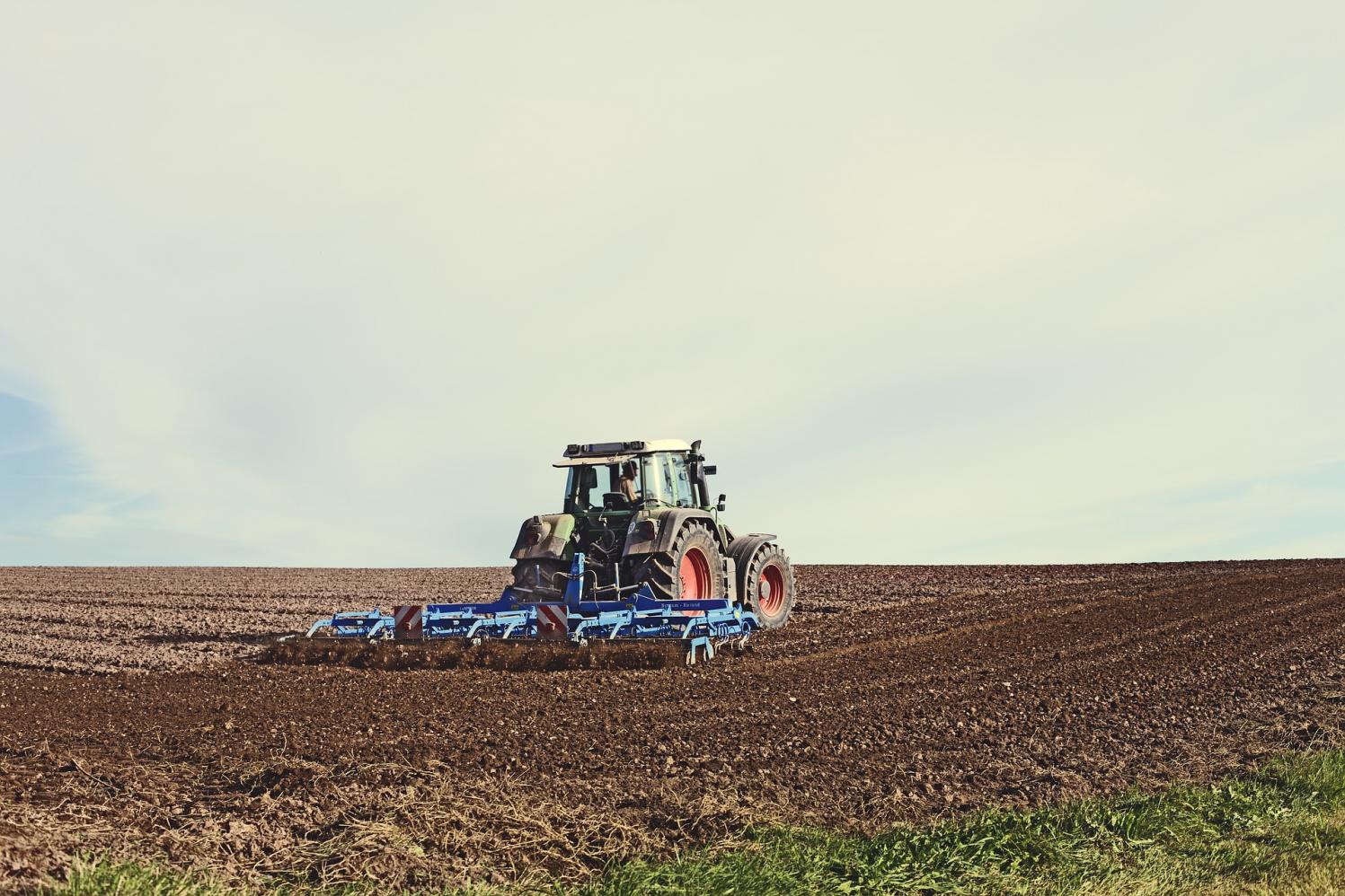 Curso de operação e manutenção de tratores agrícolas em Cordeirópolis