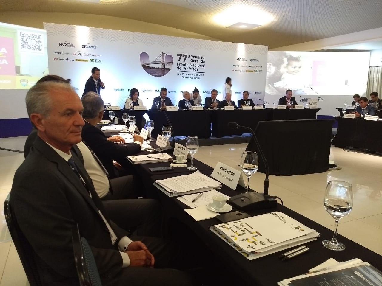 Prefeito de Limeira defende ação conjunta de municípios contra coronavírus