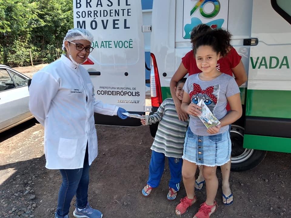 Odontomóvel leva atendimento odontológico para população de bairros rurais de Cordeirópolis
