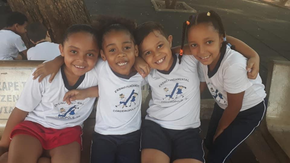Praça Central de Cordeirópolis recebe projeto teatral de educação no trânsito para crianças