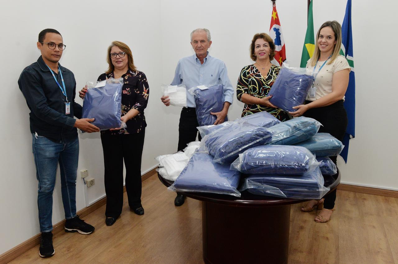 Costureiras formadas em cursos produzem máscaras e aventais para Saúde de Limeira