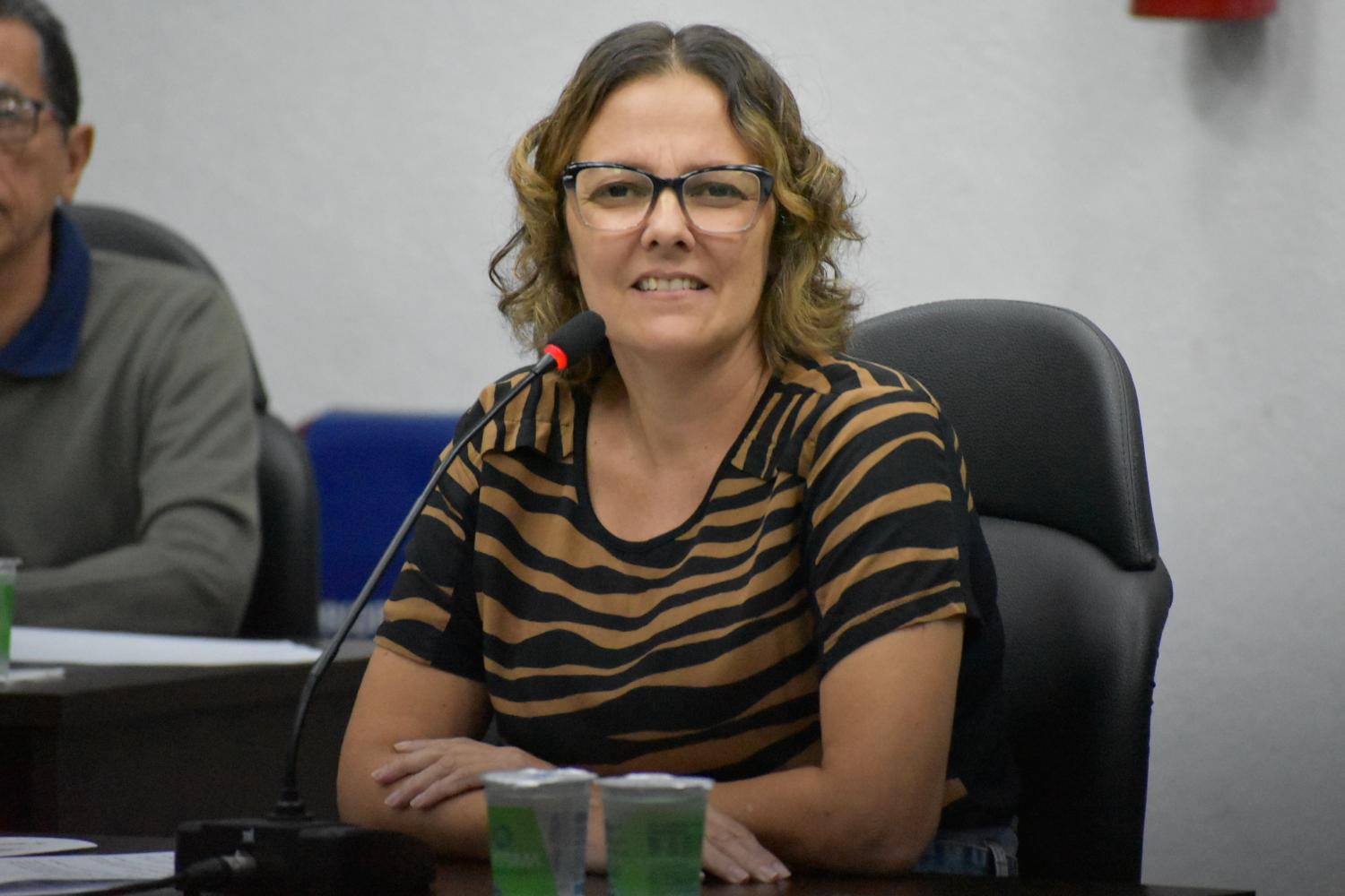 Fica instituído Dia Municipal de Combate ao Feminicídio e Violência contra a Mulher