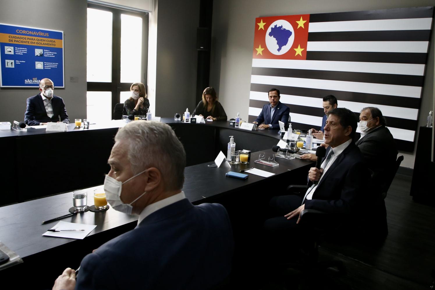 Governo de SP e prefeituras debatem retomada gradual da economia