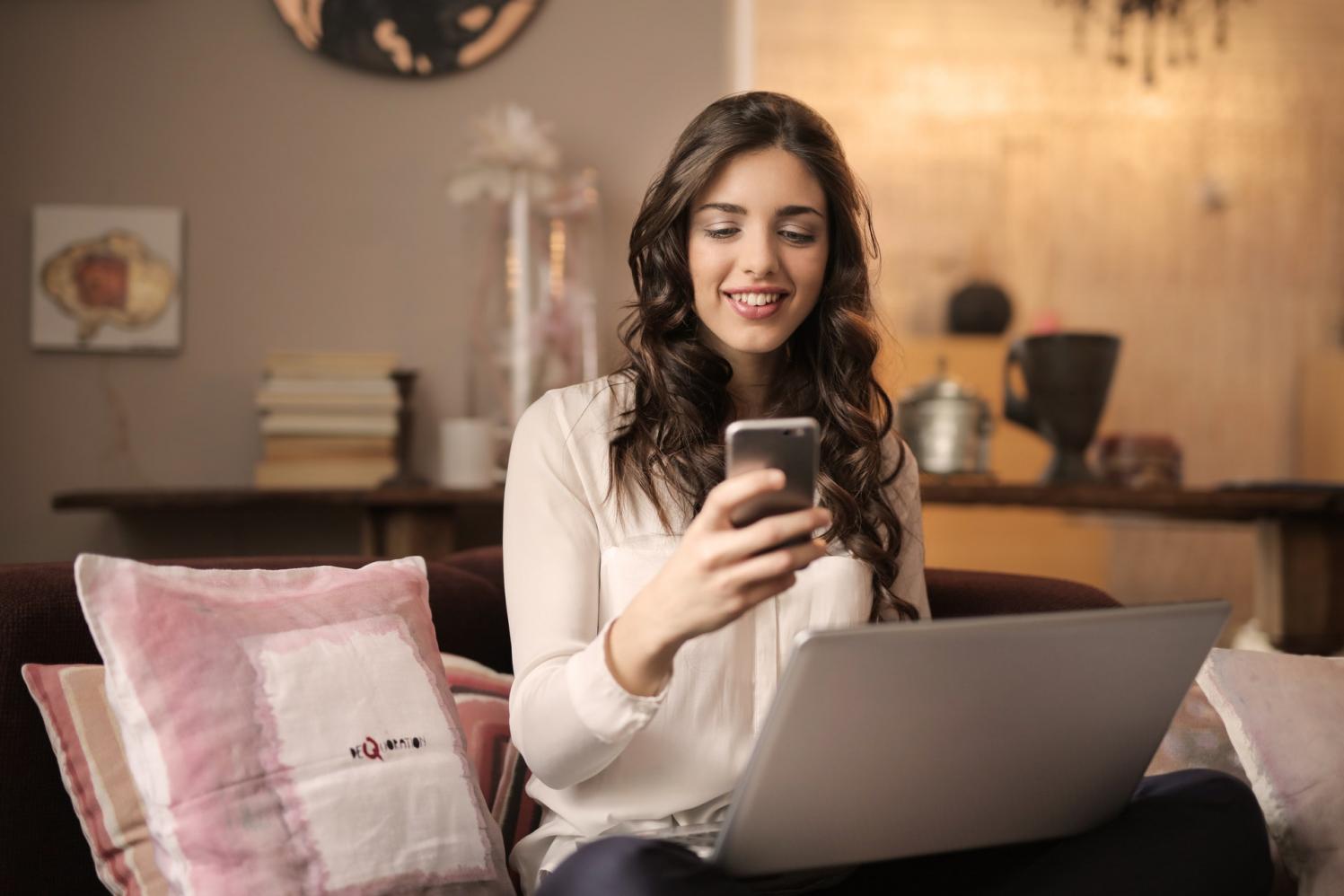 E-commerce mais do que dobra vendas no Dia das Mães e fatura R$ 5,7 bilhões, aponta Compre&Confie