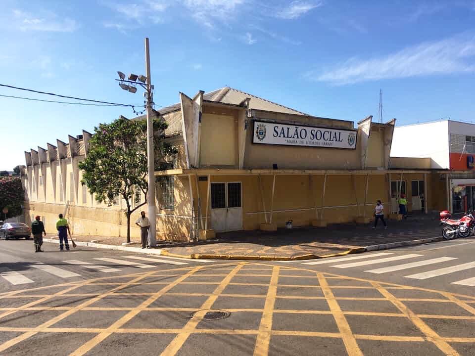 Prefeitura de Cordeirópolis inicia pintura externa do Cordeiro Clube