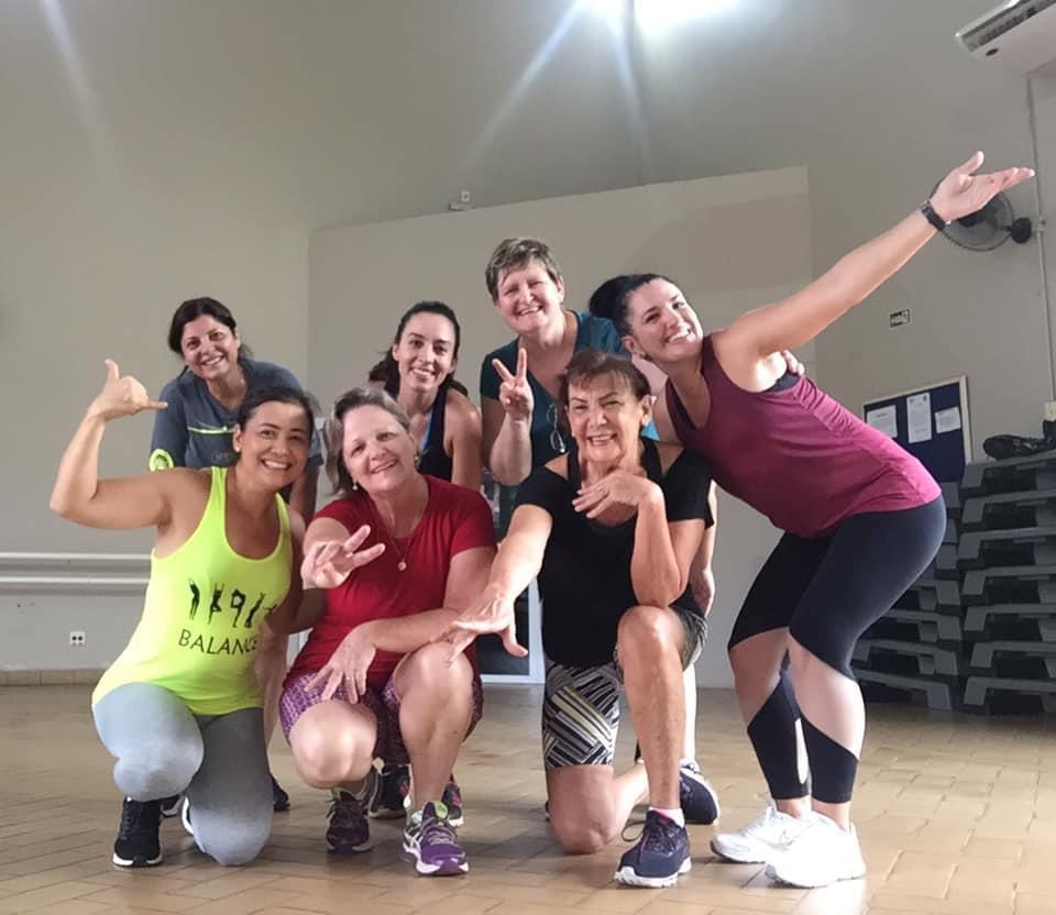 Diversão com saúde física e mental nas aulas de ritmos da academia do Nosso Clube