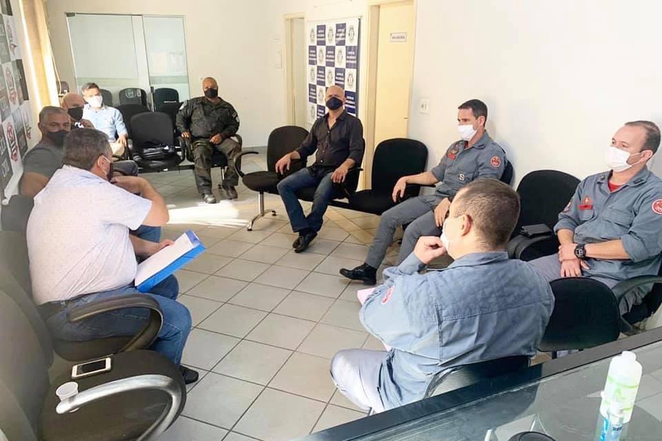 Reunião sela união de órgãos no combate à queimadas em Cordeirópolis
