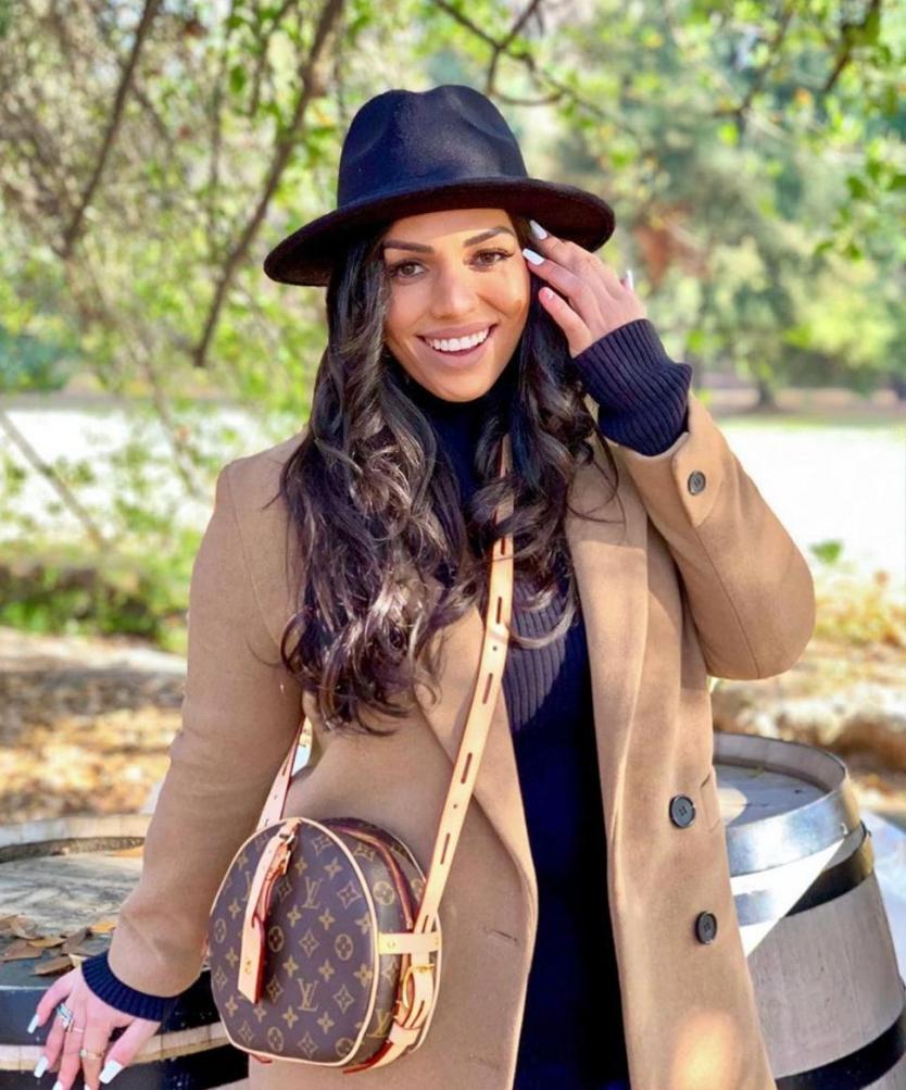 Influencer Josiele Cesino bomba no Instagram com lançamento de marca fitness