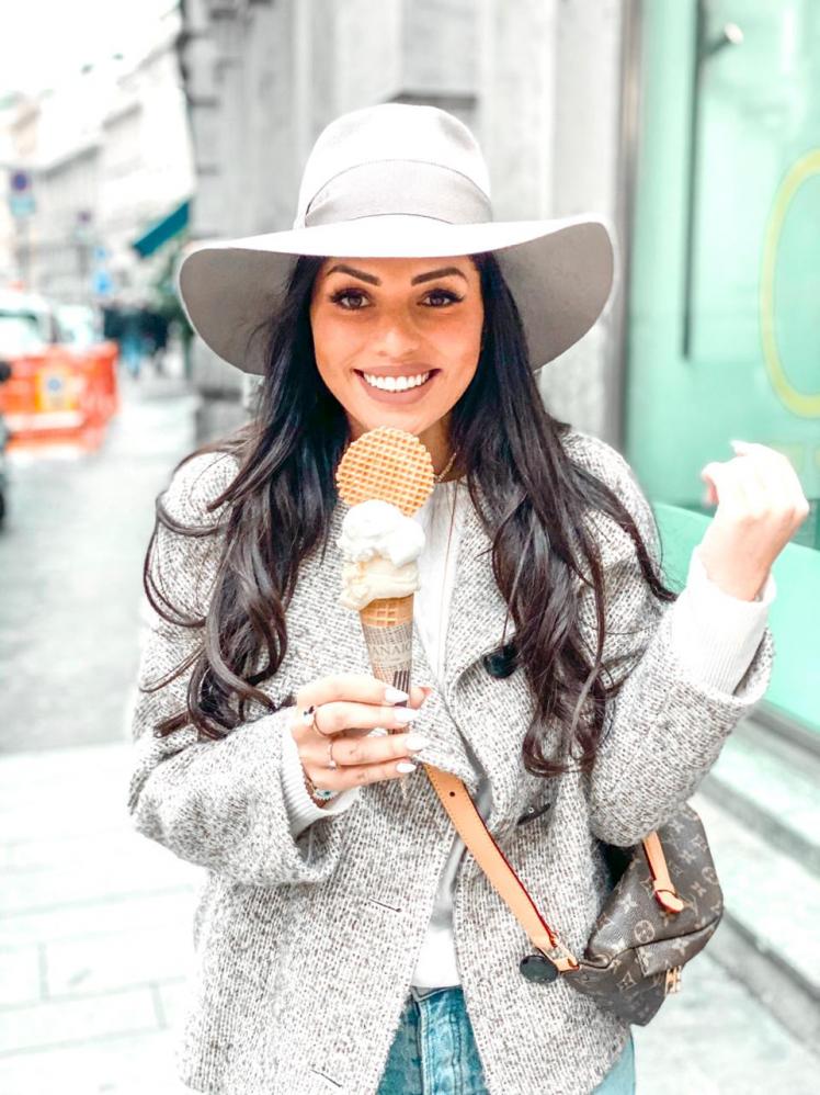 Influencer Josiele Cesino bomba no Instagram com lançamento de marca fitness