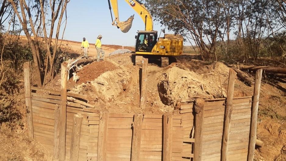 Prefeitura de Limeira faz manutenção em ponte de madeira com apoio da iniciativa privada 