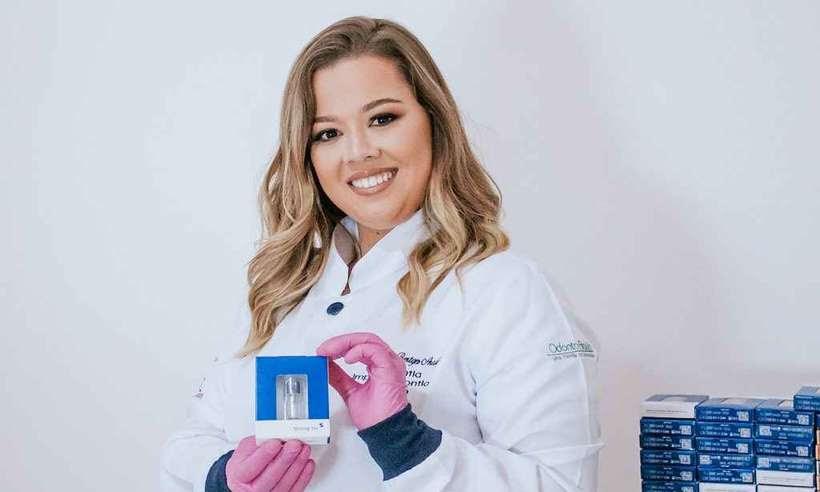 Enxaguante bucal diminui carga viral da Covid-19; dentista ensina como usar o produto corretamente