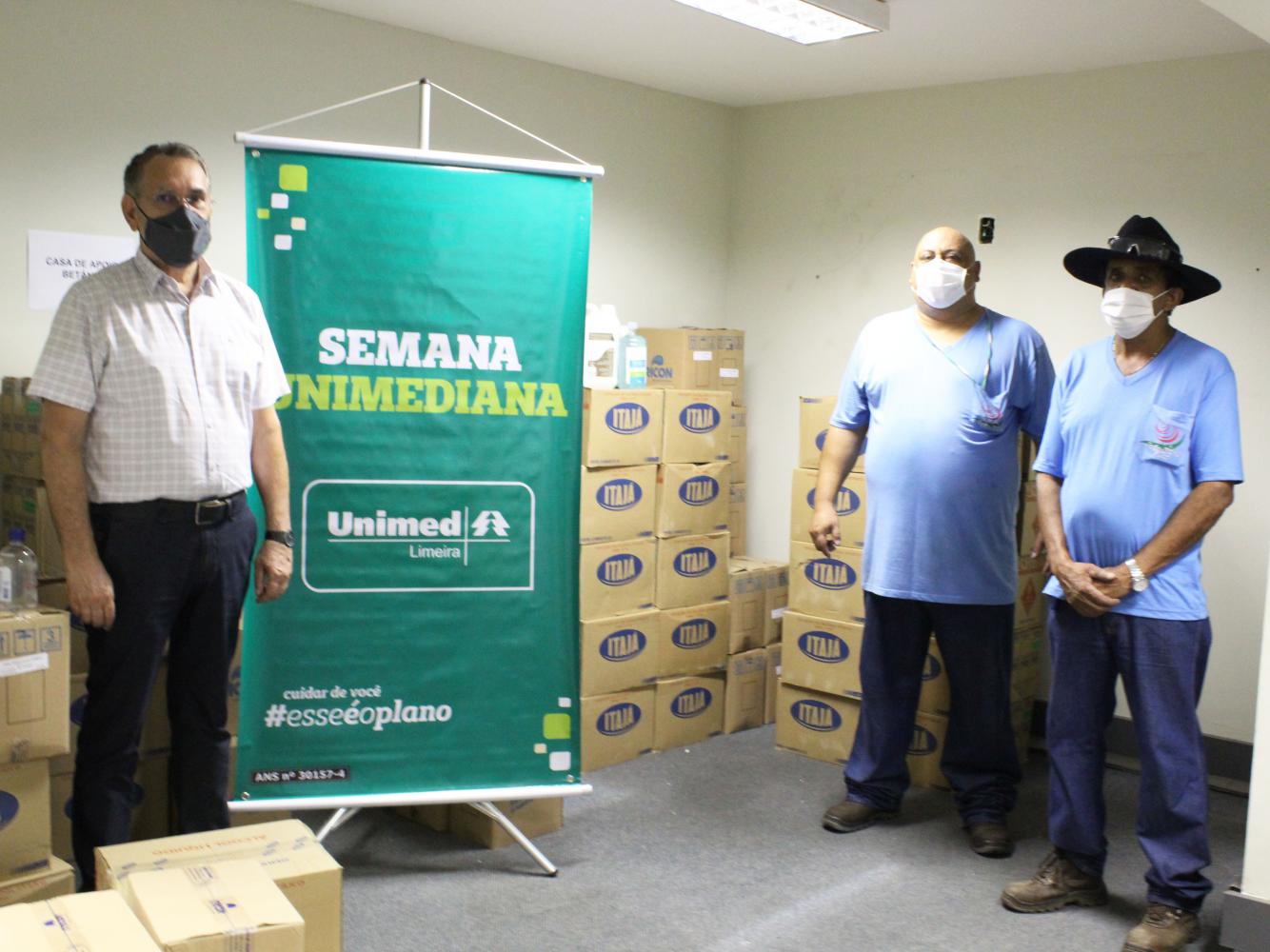 Instituições recebem produtos da Semana Unimediana 