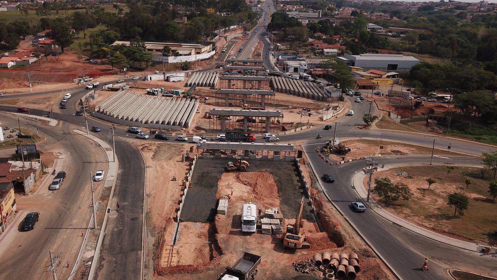Obras interditam parcialmente rotatória da Barroca Funda em Limeira