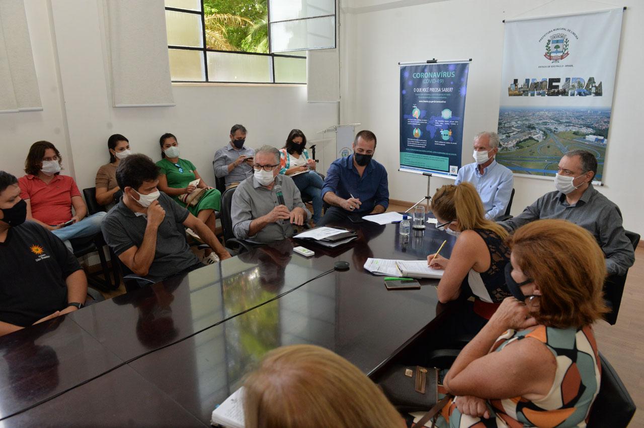Prefeito de Limeira anuncia testagem de alunos
