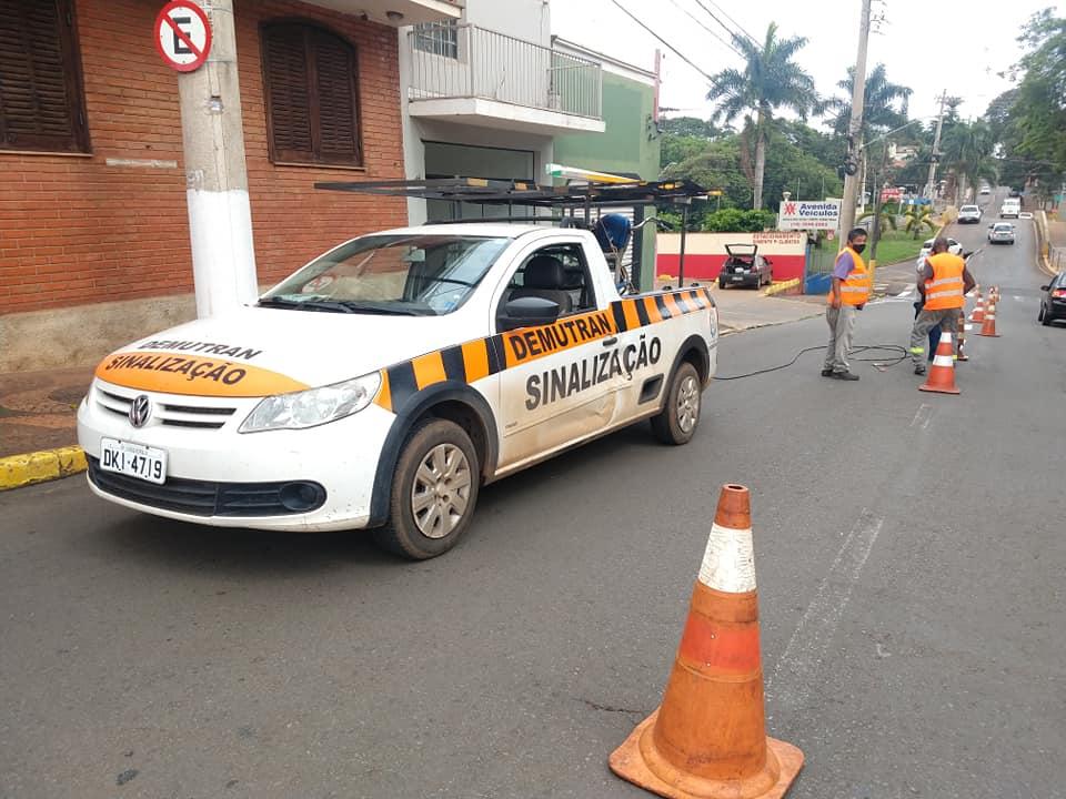 Prefeitura de Cordeirópolis faz manutenção na sinalização de trânsito