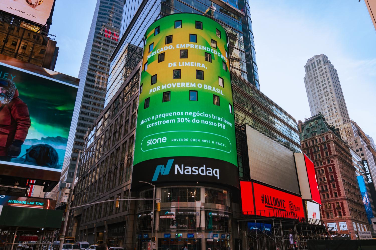 Stone leva Limeira à Times Square