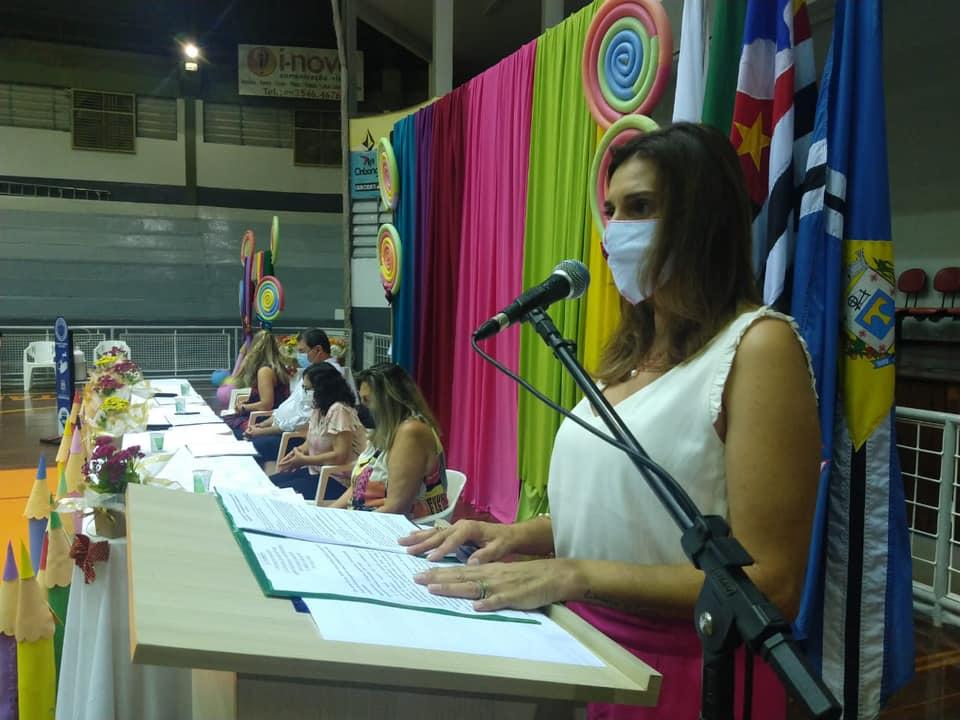 Veja as fotos da solenidade de formatura dos alunos do Ensino Fundamental