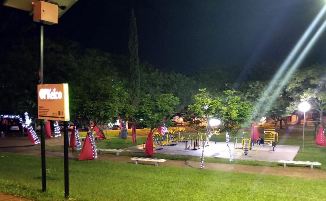 Gestão compartilhada leva decoração natalina à Praça Camilo Ferrari em Limeira
