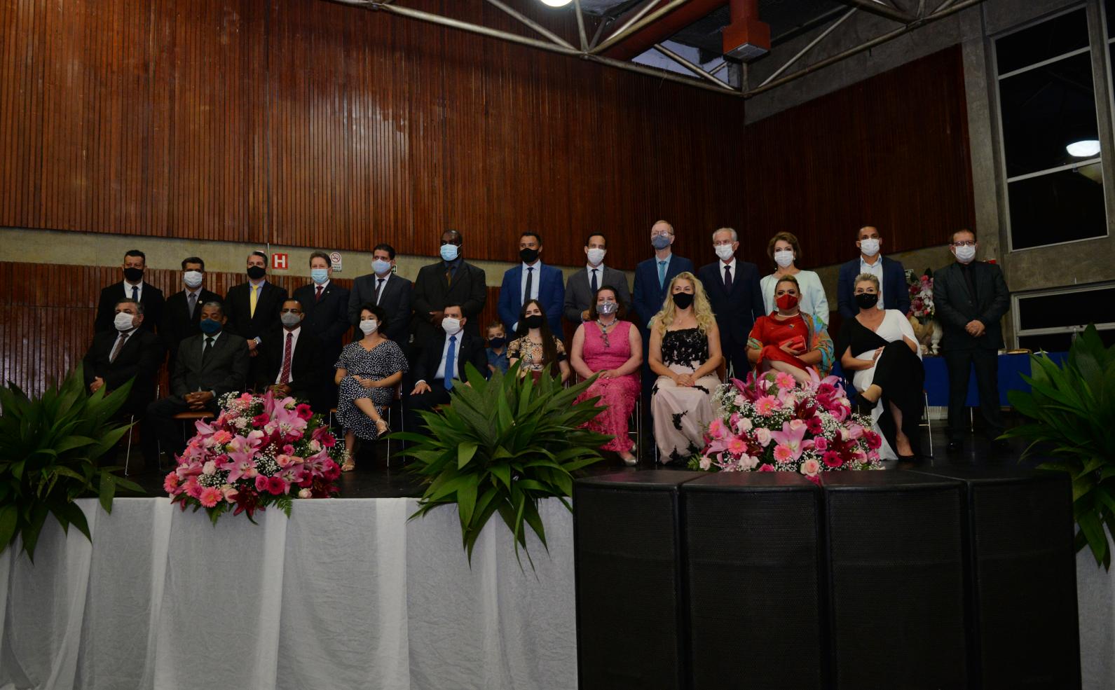 Mario Botion e Erika Tank participam de cerimônia discursiva de posse dos eleitos