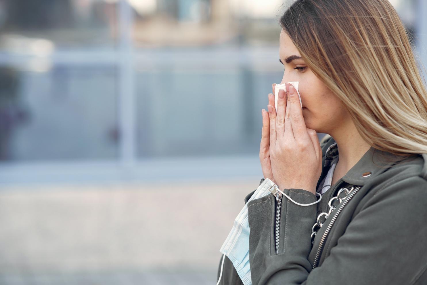 Como diferenciar sintomas de Covid-19 de uma gripe comum ou alergias?