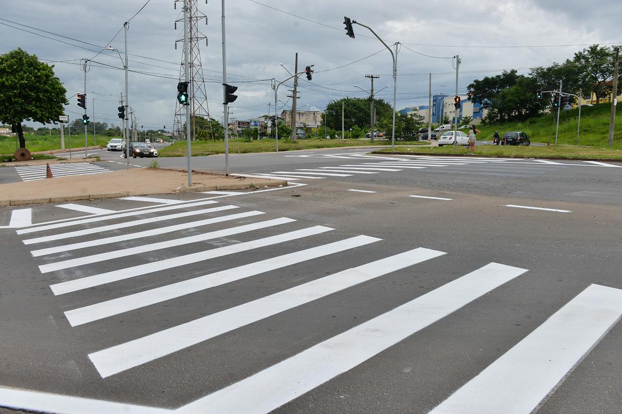 Rotatória do Cecap em Limeira recebe reforço na sinalização de solo