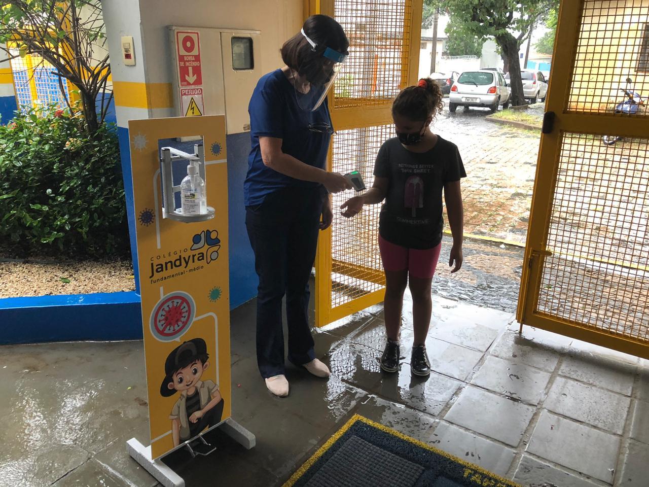 Colégio Jandyra se prepara para a volta às aulas com cuidados redobrados para evitar contaminação pelo Covid 19