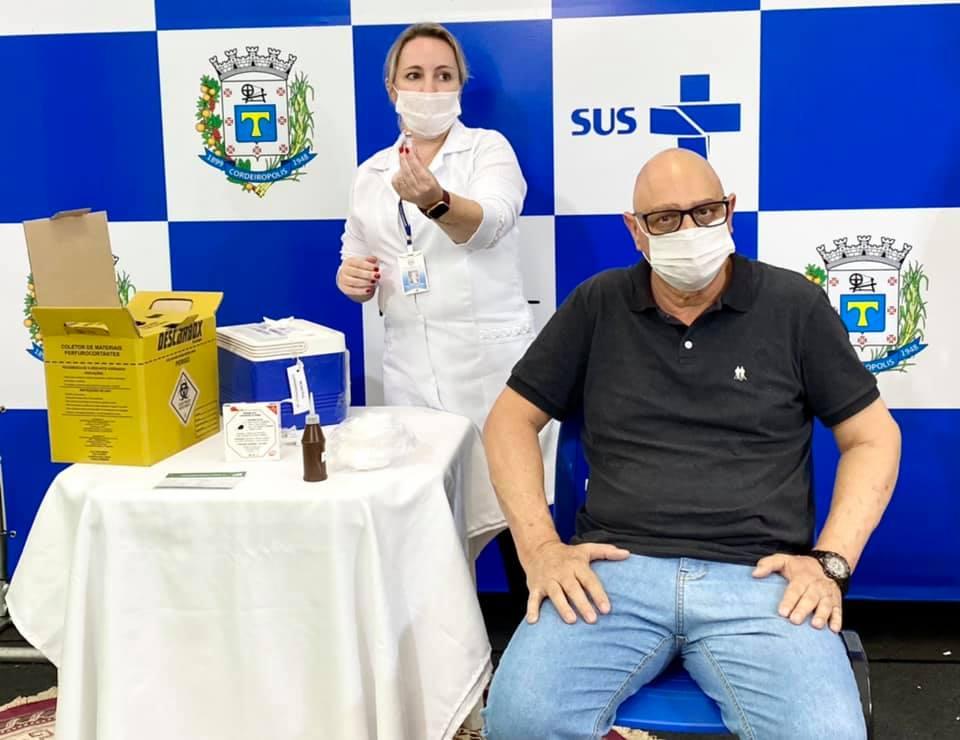 Primeiro morador é vacinado contra a Covid-19 em Cordeirópolis