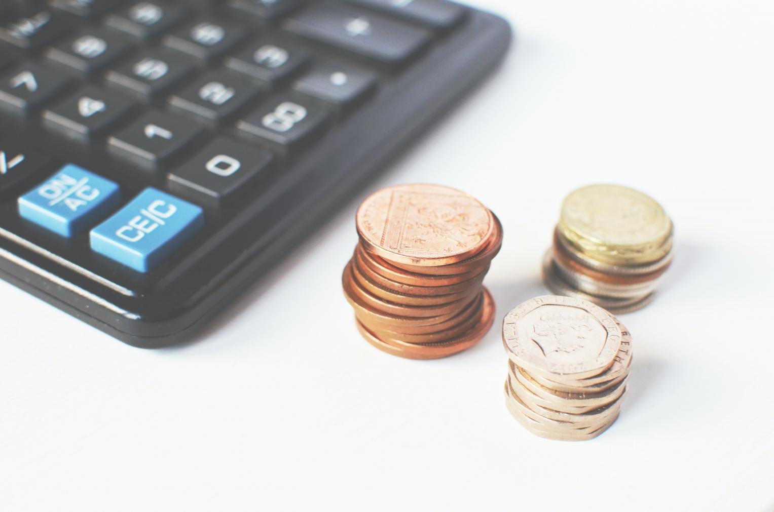 Auxílio emergencial contribuiu para redução da inadimplência no 2º semestre de 2020