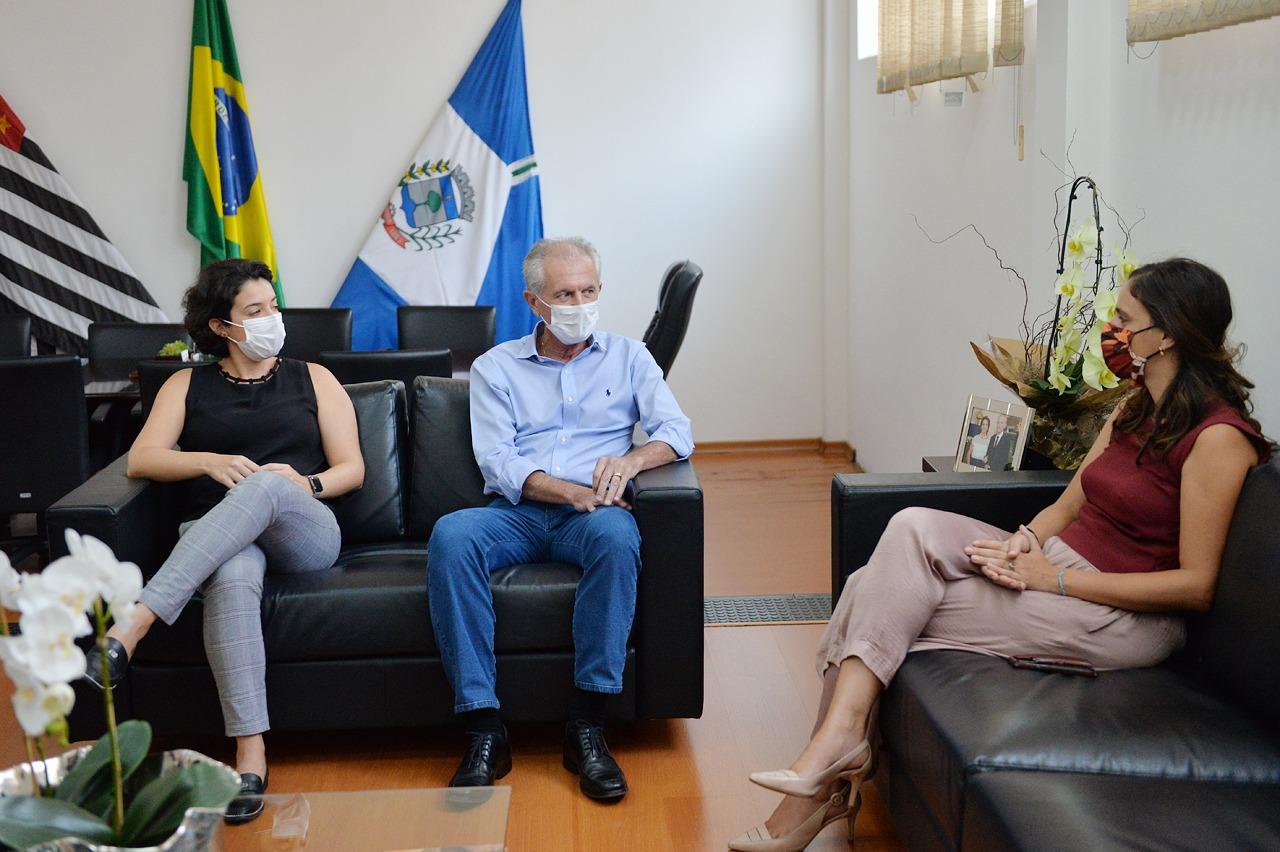 Prefeito de Limeira recebe visita de Marina Helou
