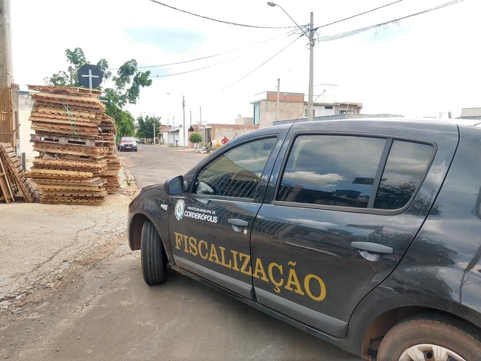 Prefeitura notifica 28 proprietários de veículos abandonados em Cordeirópolis