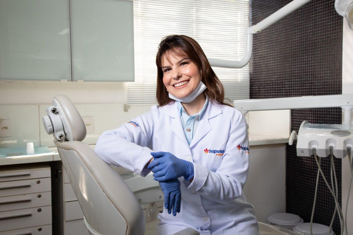 Dentista alerta sobre transmissão do coronavírus pela saliva