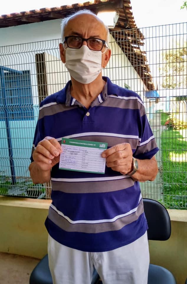 Ex-prefeito Carlos César Tamiazo, o Féio, foi vacinado com a primeira dose da Coronavac
