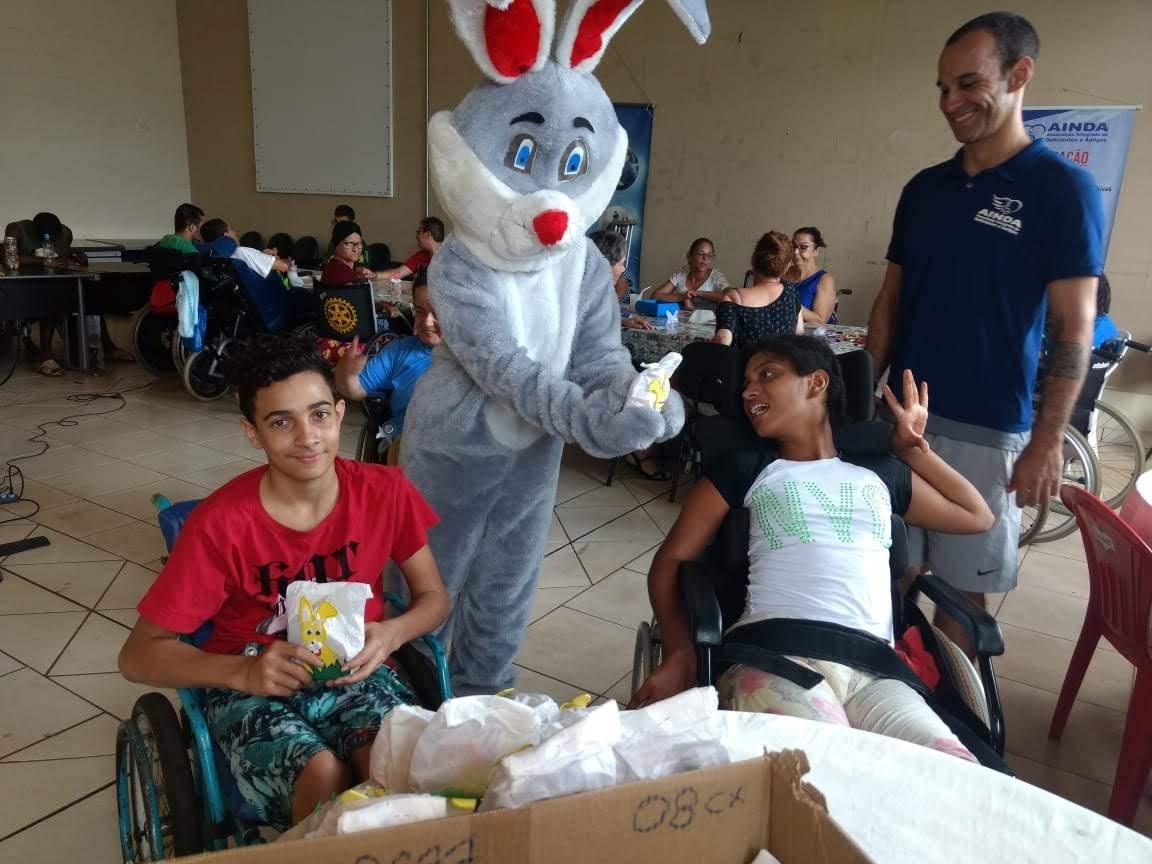 AINDA Limeira arrecada chocolates para presentear atendidos na Páscoa