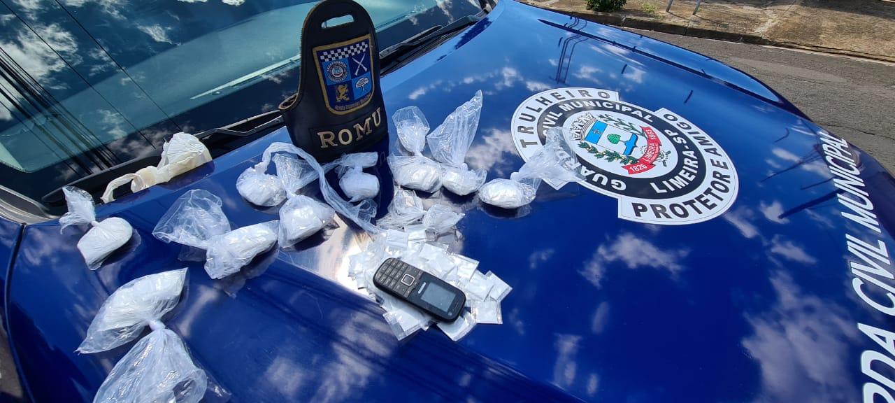 GCM apreende 308 porções de cocaína no Abílio Pedro em Limeira
