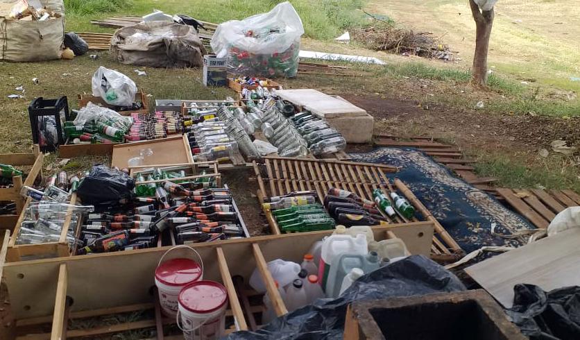 Prefeitura de Limeira remove depósito irregular de reciclados de área verde