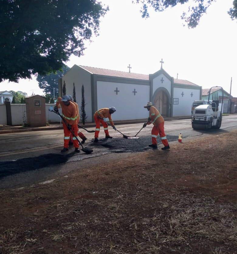 Ruas dos cemitérios de Cordeirópolis passam por revitalização