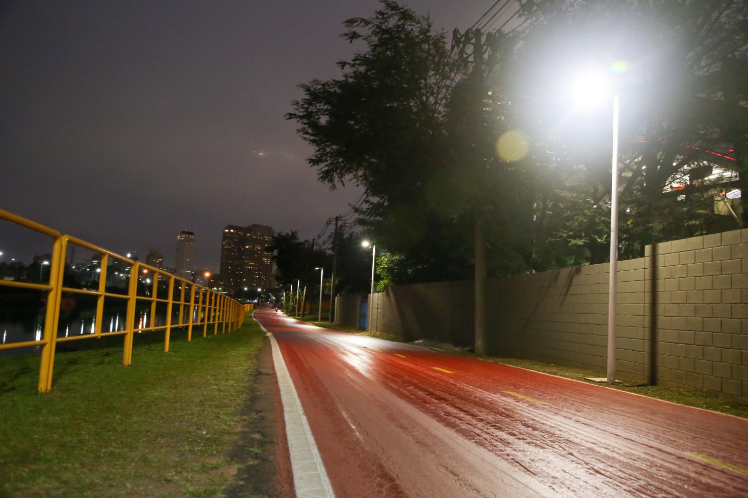 Governo de SP e Enel instalam iluminação inteligente na Ciclovia Novo Rio Pinheiros