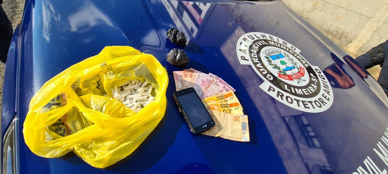 Adolescente é detido pela GCM com 110 pinos de cocaína em Limeira