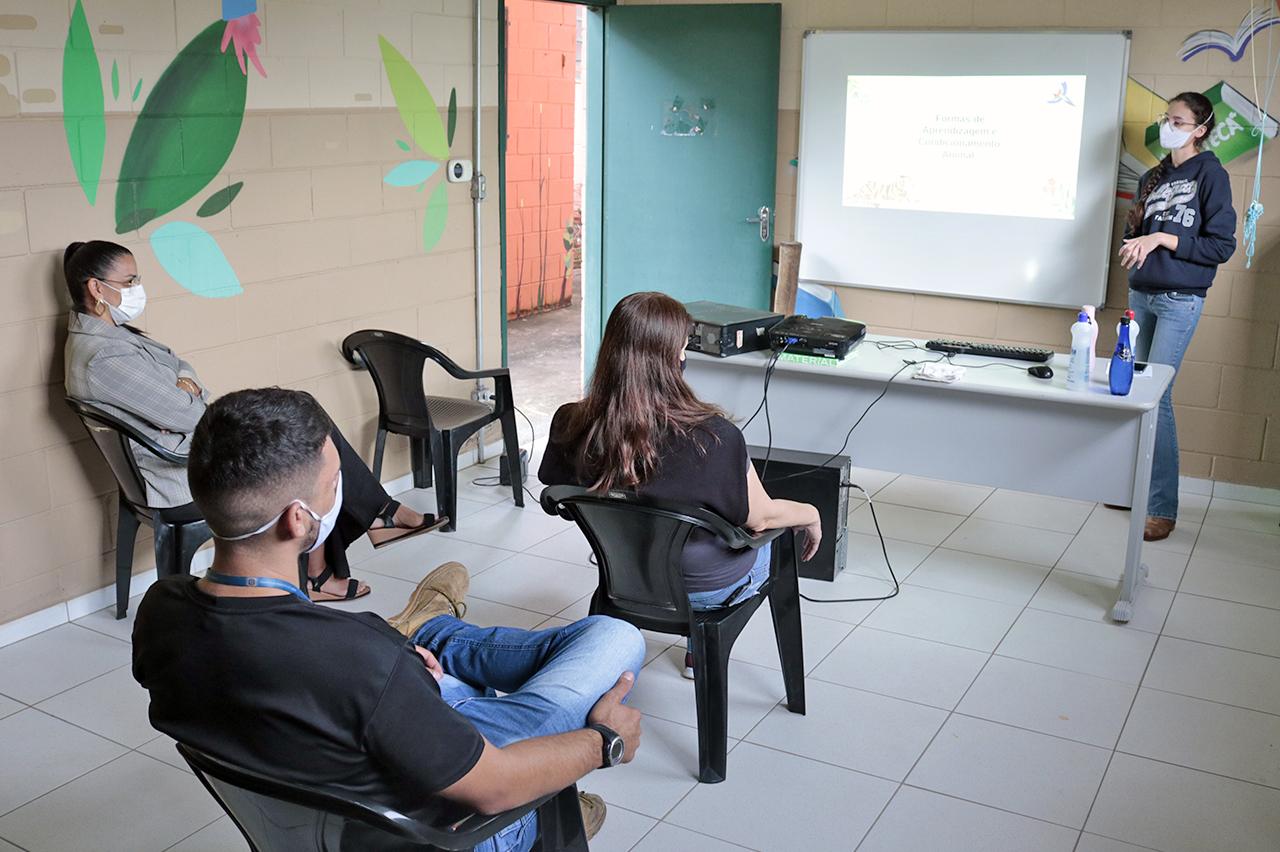 Tratadores do Zoo de Limeira recebem capacitação