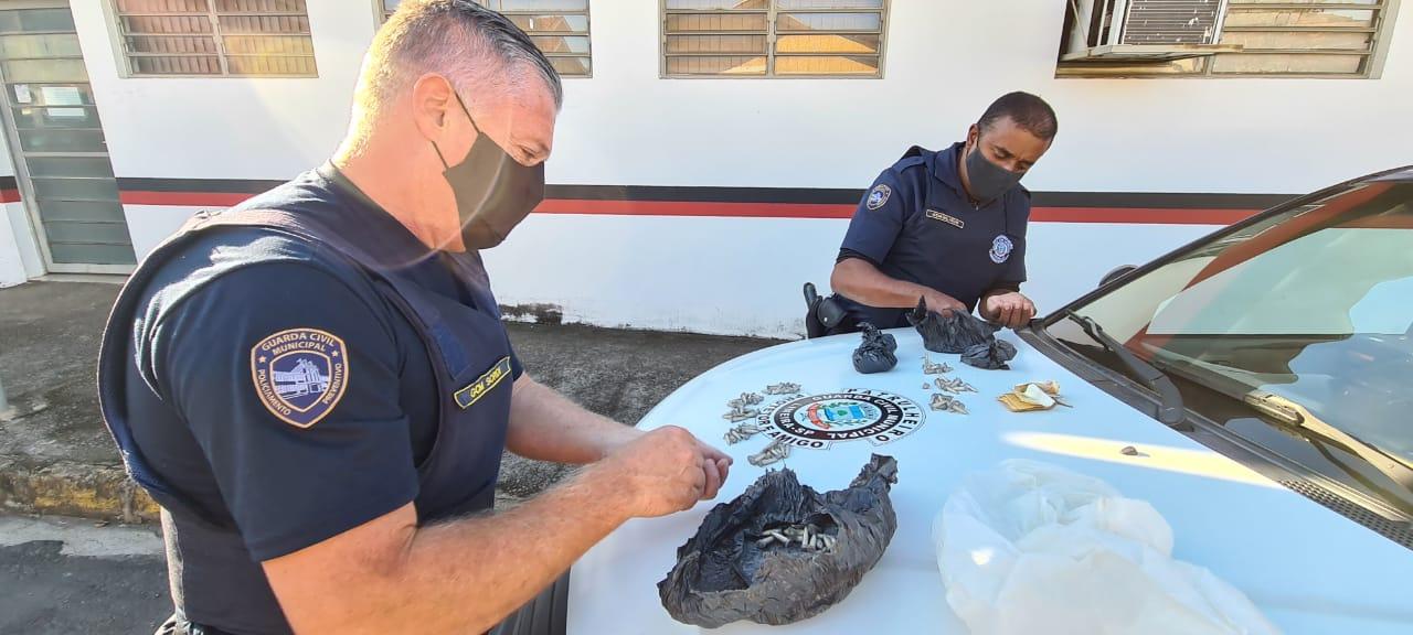 GCM de Limeira localiza 320 pinos de cocaína
