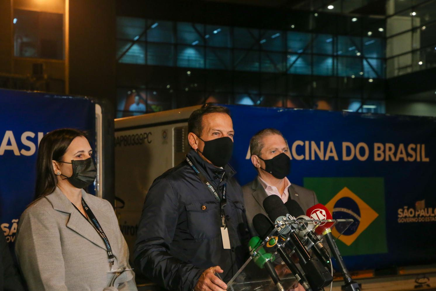 SP recebe lote recorde de matéria-prima para produzir 20 milhões de vacinas do Butantan