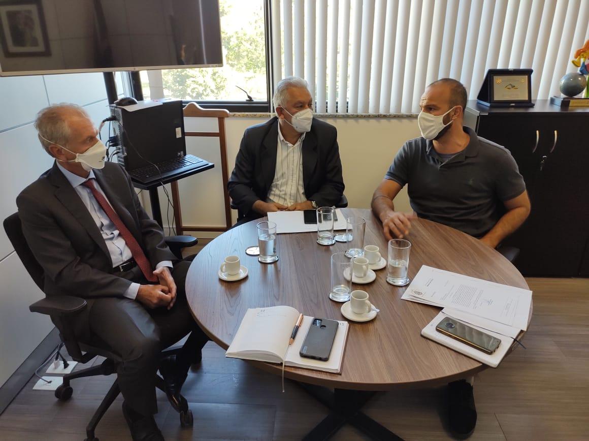 Prefeito e secretário vão a Brasília pleitear melhorias para o esporte em Limeira