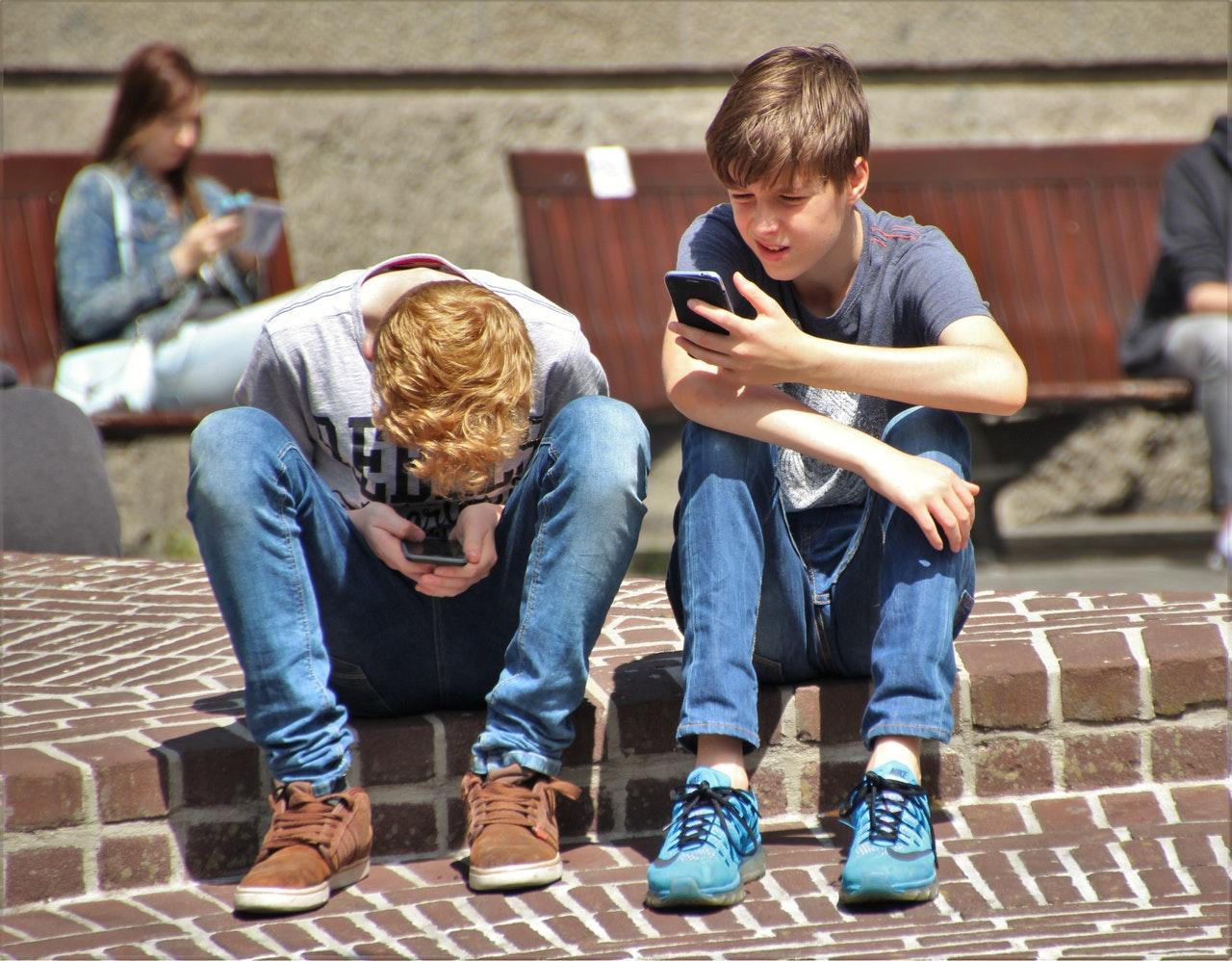 Jovens revelam quais são os assuntos que mais preocupam nas redes sociais