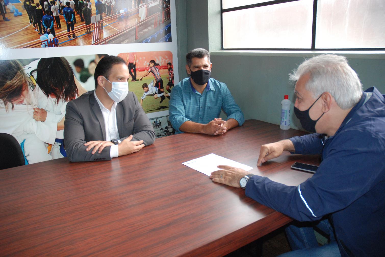 Murilo Félix, Bano e secretário debatem  investimento de verba enviada para esporte